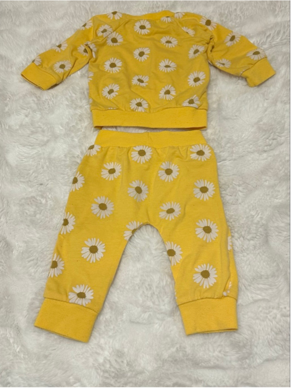 Baby Unbranded Matching Set 6-12 Months Yellow Daisy - Picture 2 of 5